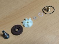 ウォーターポンプシャフト他（ガスガスPRO）02〜14